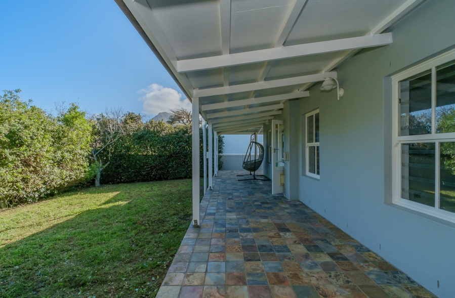 4 Bedroom Property for Sale in Brookwood Western Cape